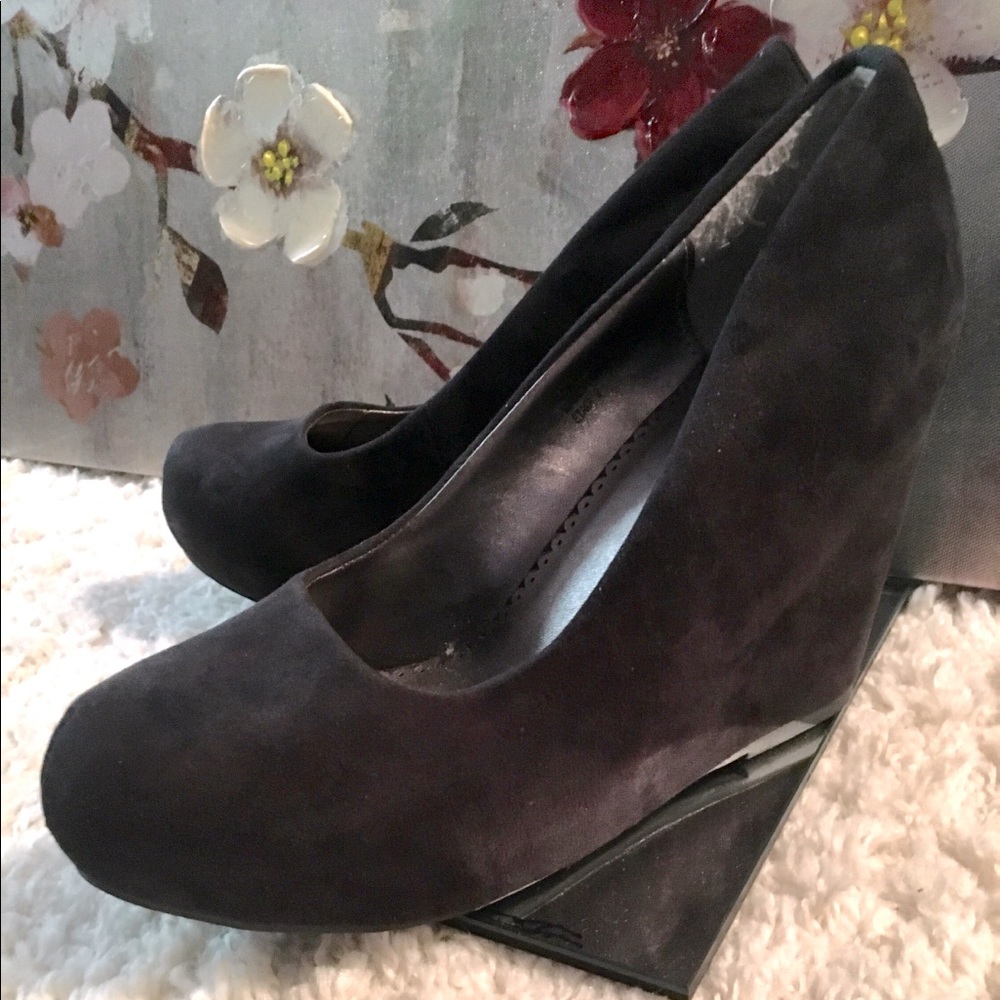 Wedge heels
